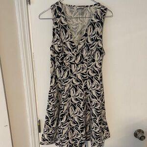 a new day Black and Cream Leaf Print Midi Dress